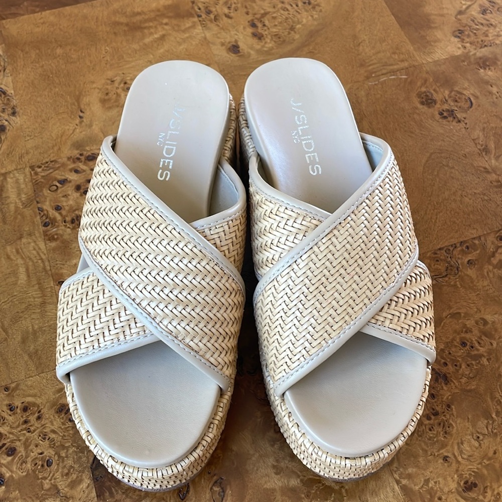 J/Slides Quackie natural woven platform sandal. Size 6.5 As New, No Box.